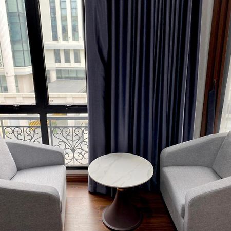 NguyẽN QuyèN Hotel Hanoi Bagian luar foto
