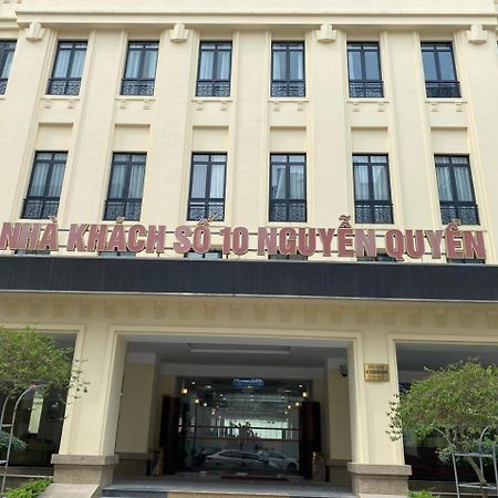 NguyẽN QuyèN Hotel Hanoi Bagian luar foto