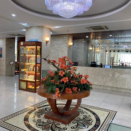 NguyẽN QuyèN Hotel Hanoi Bagian luar foto