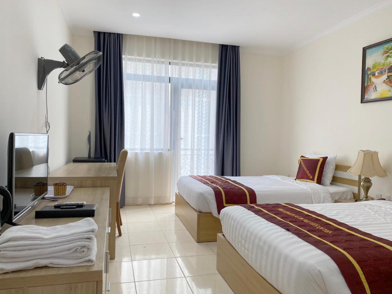 NguyẽN QuyèN Hotel Hanoi Bagian luar foto
