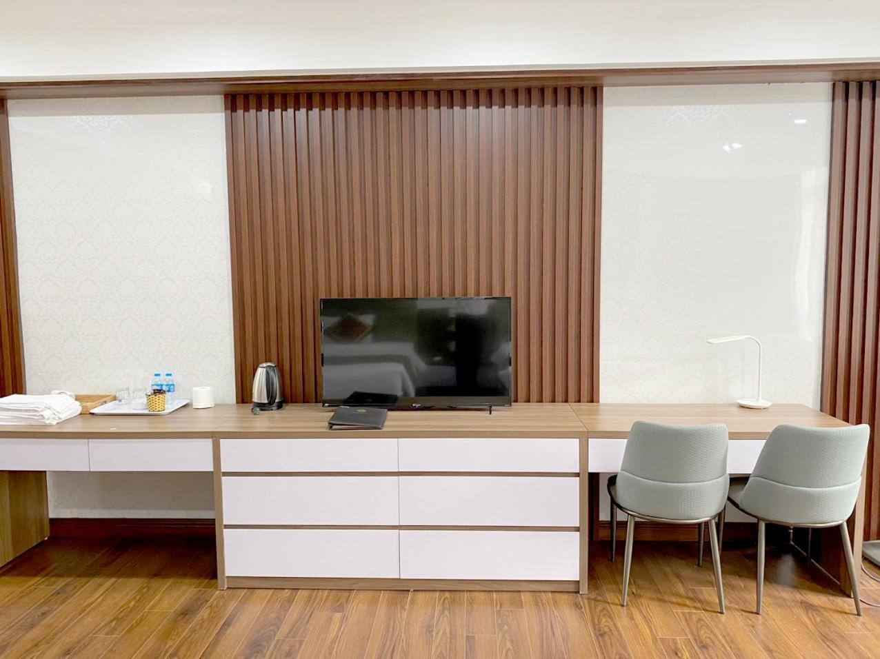 NguyẽN QuyèN Hotel Hanoi Bagian luar foto