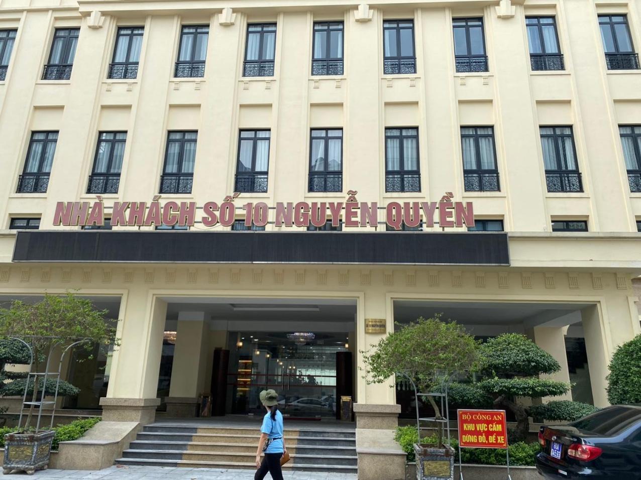 NguyẽN QuyèN Hotel Hanoi Bagian luar foto