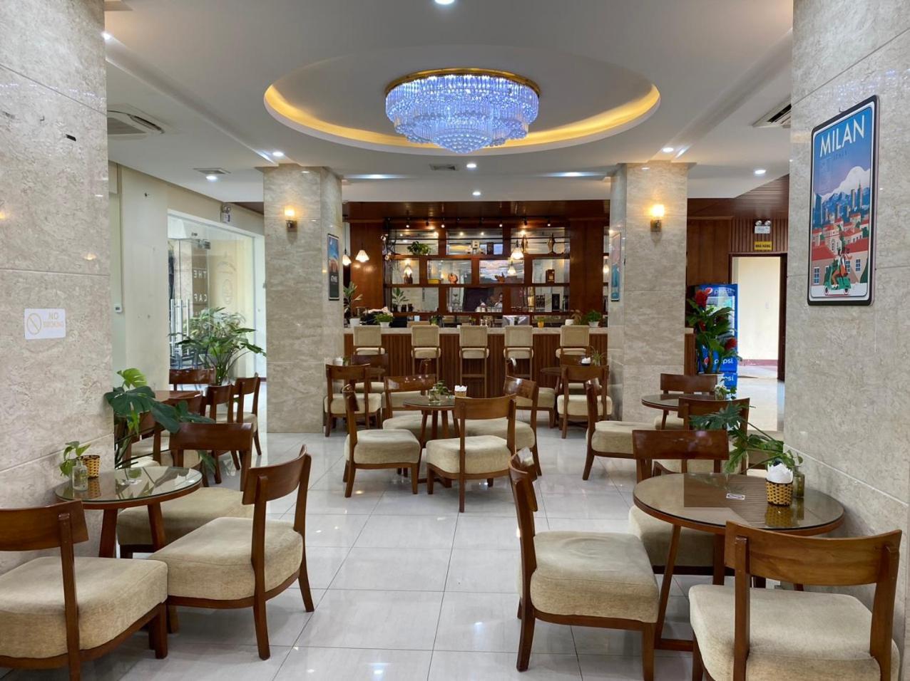 NguyẽN QuyèN Hotel Hanoi Bagian luar foto