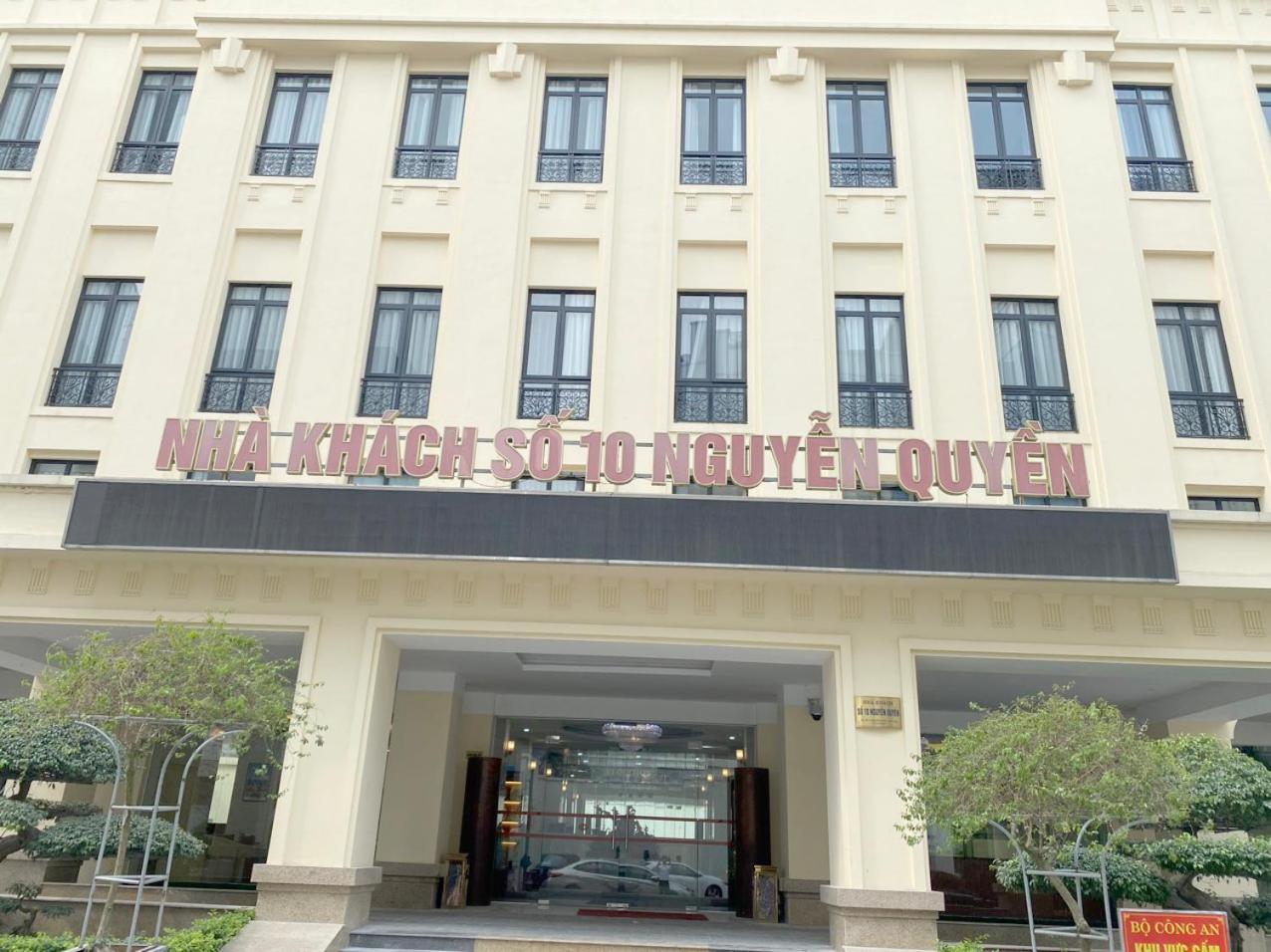 NguyẽN QuyèN Hotel Hanoi Bagian luar foto