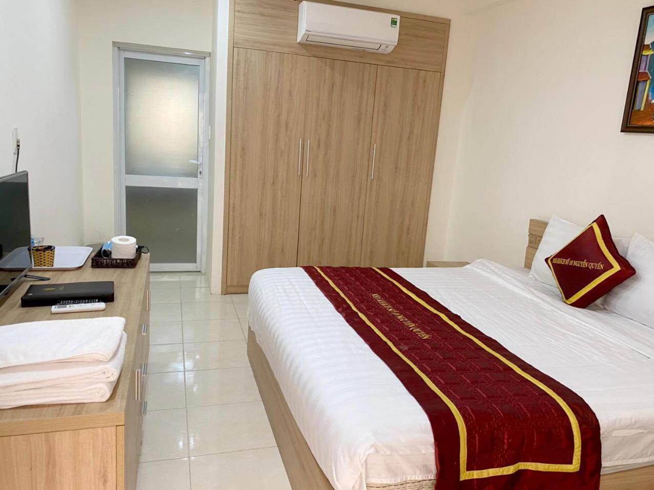 NguyẽN QuyèN Hotel Hanoi Bagian luar foto