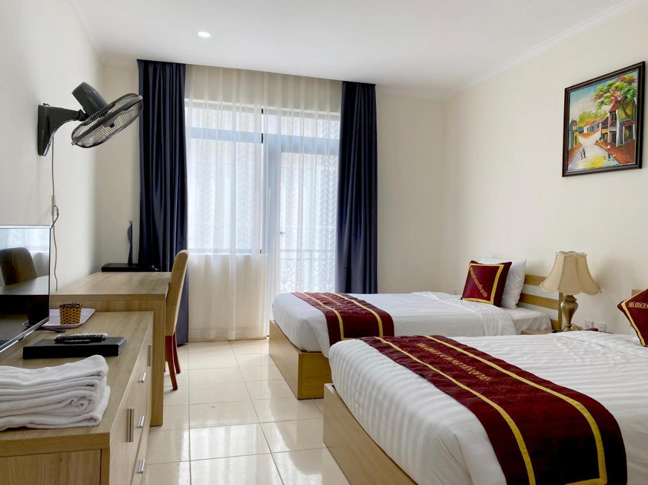 NguyẽN QuyèN Hotel Hanoi Bagian luar foto